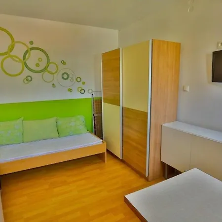 Comfortable With Balcony & Garden View * Split
