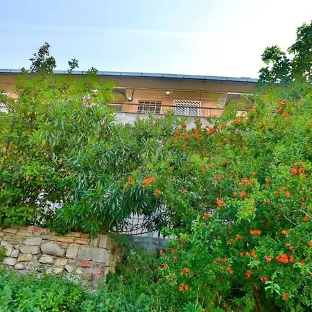 Apartment Comfortable With Balcony & Garden View *