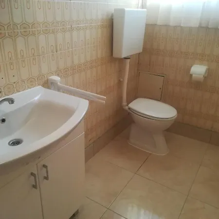 Apartment Comfortable With Balcony & Garden View